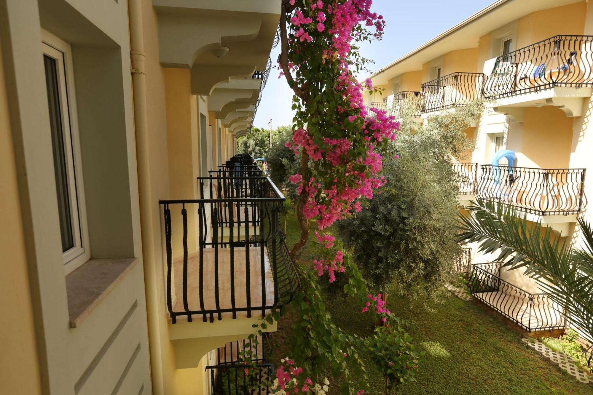 Mavruka Hotel Ölüdeniz Esterno foto